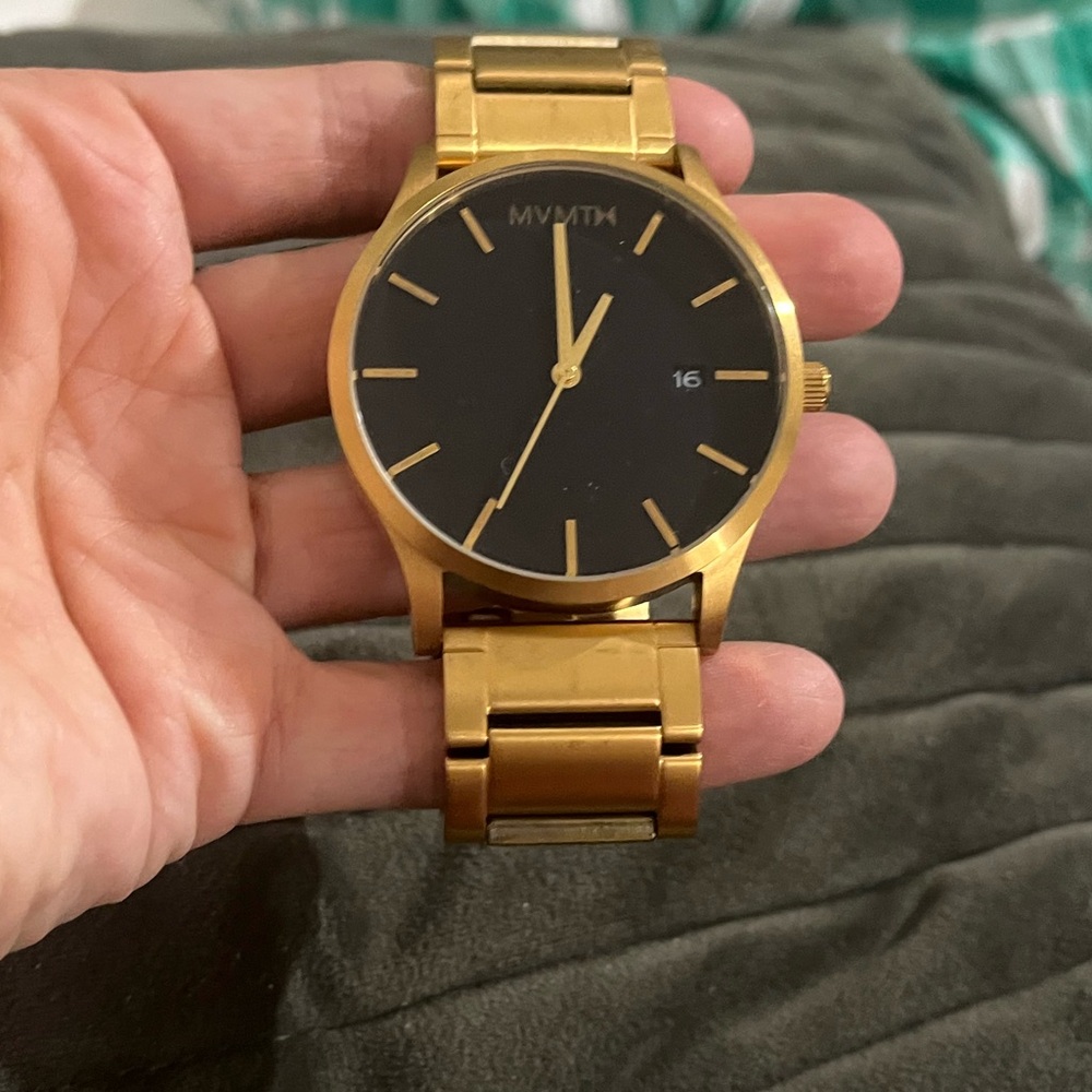 MEN’s MVMT Gold Watch with case and all links